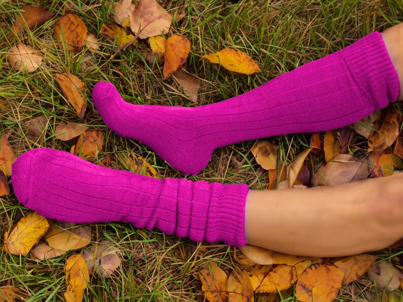 Mohair knielange wandelsokken met een ribpatroon aan de pijpen en een kussenvormige poolzool voor warmte en comfort Pink