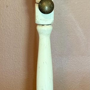 Wreath Stand/Hanger, Tabletop. Re-purposed. Vintage. Rustic. Distressed. Country/Modern. Farmhouse. Hooks. Knobs. Solid wood. Display