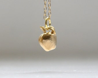 Apple necklace in gold