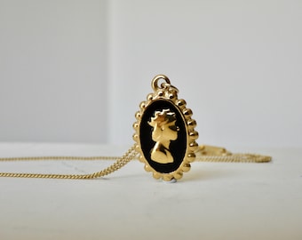 Vintage inspired oval cameo pendant