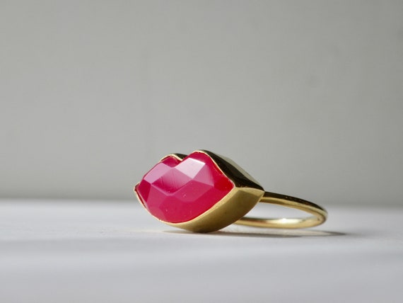 Pink lips Ring