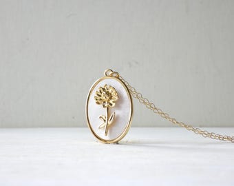 Marguerite Daisy gold necklace