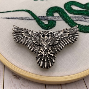 Silver Owl Needle Minder