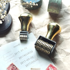 Dreh Messing Datum Stempel klein / mittel / groß