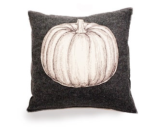 Shabby Pumpkin - Fall decor Statement Pillow