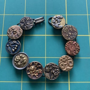c1800s Picture Button Bracelet