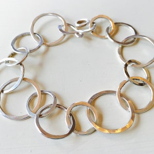 Bracciale in argento sterling a maglia larga forgiato a mano