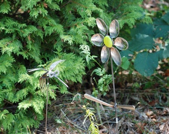 6 spoon flower and hummingbird