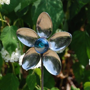 5 Spoon Recycled Flower Garden Stake Art Sculpture
