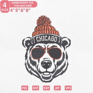 Peut inclure: Un motif de fichier de broderie représentant un ours portant des lunettes de soleil et un bonnet Chicago. Le motif comprend le texte "CHICAGO" et est disponible en tailles 10,16 cm, 12,7 cm, 15,24 cm et 20,32 cm. Formats de fichiers : PES, DST, EXP, JEF et VP3.