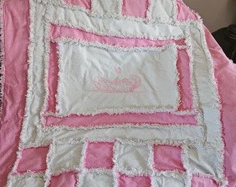 Toddler Rag Quilt 42 x 46, Embroidered PLayful Kitty