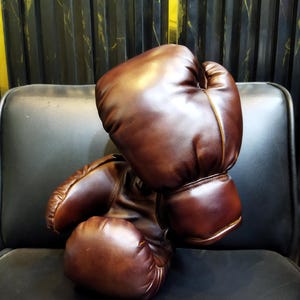 Antique vintage style genuine leather boxing gloves - High quality sparring gloves -Punching bag gloves - Old school boxing - Gift for boxer