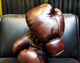 Vintage Style Leather Boxing Gloves: Antique Decor, Sparring, Punching