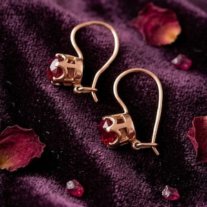 Boucles d'oreilles pendantes vintage en or 14 carats, ornées d'une rose et d'une pierre précieuse rouge, solitaire couronne, poinçon 583, cadeau pour elle