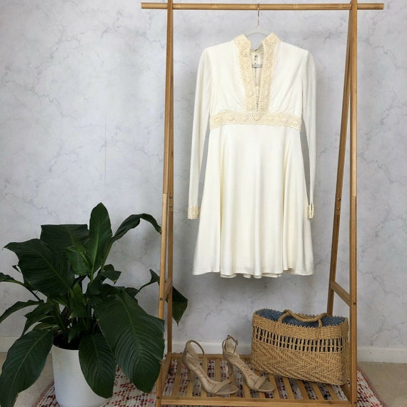 Vintage 60s Size S/M White Daisy Lace Trim Long Sl