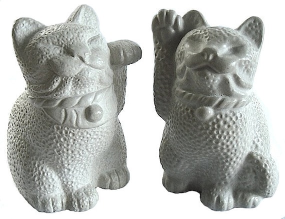 Maneki Neko Lucky Cat Japanese Bobtail Garden Sculpture by