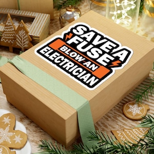 Adesivo per casco da elettricista: &quot;Salva un fusibile&quot;