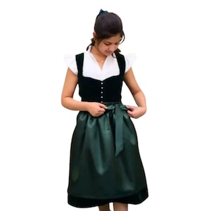 Green Velvet Dirndl | Luxurious Bavarian Attire