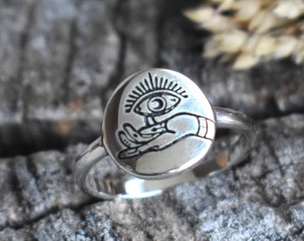 Hand with Eye Ring, Hand holding eye, Evil eye ring, all seeing eye, fortune telling, witchy ring, evil eye jewelry, Omniscient eye, protect