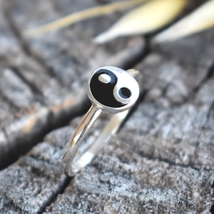 Yin Yang Ring - Etsy