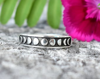 Sterling Silver Moon Phase Ring, Moon Phase Jewelry, Moon Phase, Stacking Rings, Silver Moon Ring, Luna ring, moon lover, moon goddess