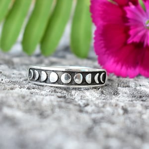 Sterling Silver Moon Phase Ring, Moon Phase Jewelry, Moon Phase, Stacking Rings, Silver Moon Ring, Luna ring, moon lover, moon goddess