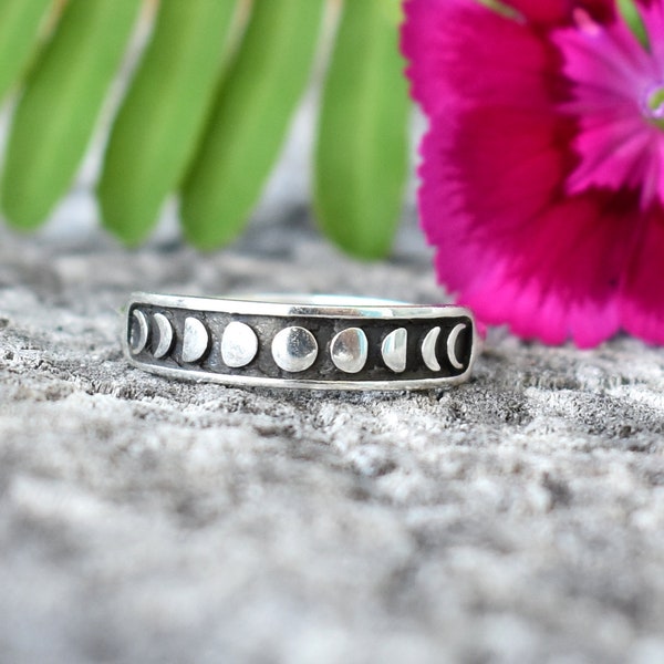 Sterling Silver Moon Phase Ring, Moon Phase Jewelry, Moon Phase, Stacking Rings, Silver Moon Ring, Luna ring, moon lover, moon goddess