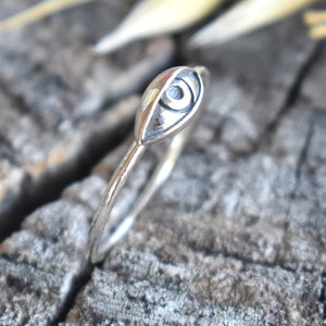 Bague mauvais œil, grosse bague argentée pour les yeux, bijoux sorcière, œil qui voit tout, voyance, bague sorcière, bague sorcière, bijoux mauvais œil, protection
