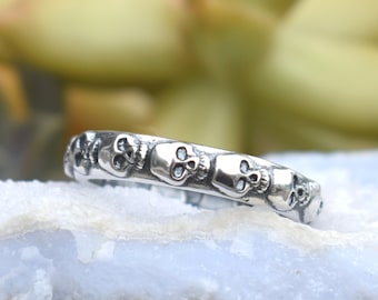 Skull Ring, Skull Eternity Band, Day of the Dead ring, dia de los muertos, witchy ring, halloween ring, mexican holiday, gothic ring, goth