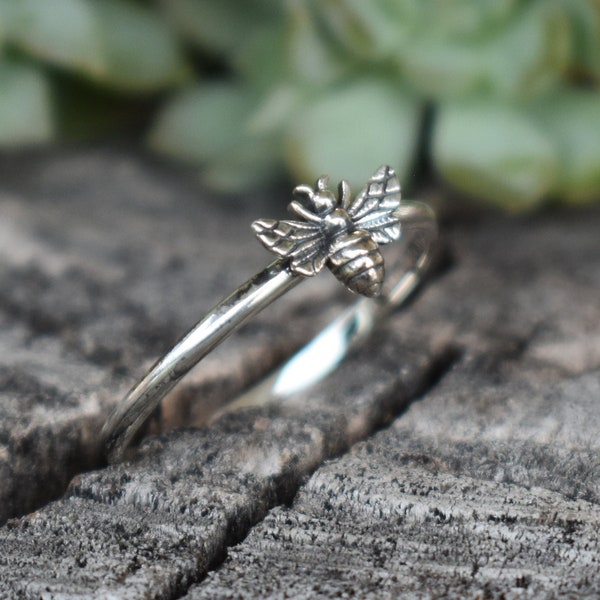 Bee ring, Tiny Bee Ring, Rose Gold bee ring, Silver rings, midi rings, silver midi rings, knuckle ring, honeybee ring, bee jewelry