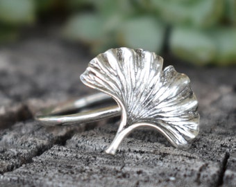 Ginkgo ring, Ginkgo leaf ring, plant lover, plant lady, ginkgo biloba, leaf jewelry, maidenhair tree, forest ring, sterling silver