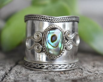 Abalone Ring, Seashell ring, ocean ring, paua shell ring, pura vida ring, surfer ring, nautical ring, beach ring, boho ring, thumb ring