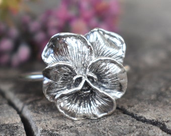 Pansy ring, Sterling silver pansy ring, flower lover, plant lady, alice in wonderland, alice flower, talking flower, flower ring, forest