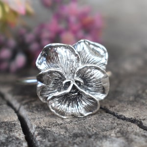 Pansy ring, Sterling silver pansy ring, flower lover, plant lady, alice in wonderland, alice flower, talking flower, flower ring, forest