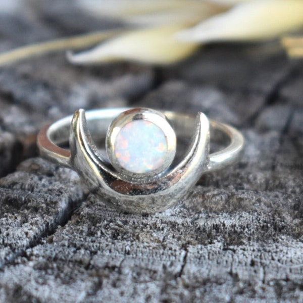 Moon Ring, Crescent Moon ring, Moon phase ring, Opal Moon ring, Turquoise Moon ring, Moon child, Moon worship, witchy rings, Sterling moon