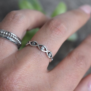 Eternity Evil eye ring, Silver eye ring, Witchy jewelry, all seeing eye ring, fortune telling, witchy ring, evil eye jewelry, eternity band image 5