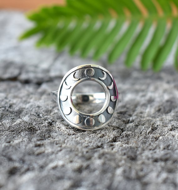Sterling Silver Moon Phase Ring, Moon Phase Jewelry, Moon Phase, Moon circle ring, Moon Ring, Luna ring, Eternity ring, karma ring, silver