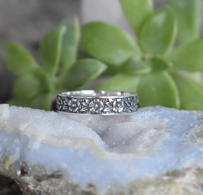 Flower Ring, Floral ring, floral eternity band, y2k ring, silver floral ring, flower child ring, flower power, cottagecore ring, sterling image 1