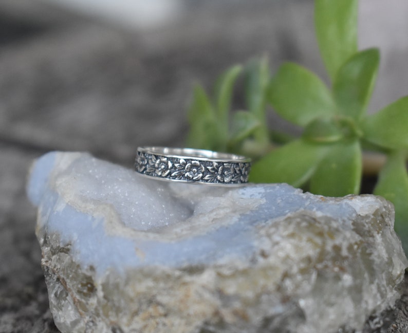 Flower Ring, Floral ring, floral eternity band, y2k ring, silver floral ring, flower child ring, flower power, cottagecore ring, sterling image 5