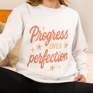 Unisex Crewneck Sweatshirt Gildan Custom Crewneck Embroidered Crewneck Vintage Crewneck Fall Sweater College Sweatshirt