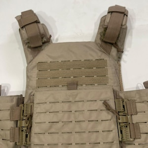 Tactical Plate Carrier Vest MOLLE Chest Rig – Adjustable Combat Vest with Pouch Options for Airsoft, Military, Security, Outdoor Gear