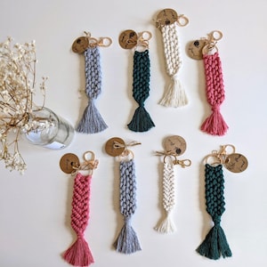 Porte-clés macramé - bijoux de sac artisanal en coton recyclé. Cadeau bohème chic fait main pour crémaillère, naissance, mariage.