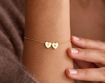 Minimalistisches 3D-Anfangsherz-Charmarmband, benutzerdefiniertes Buchstabenarmband, Familienarmband, Damenarmband, personalisiertes Geschenk, Muttertagsgeschenk