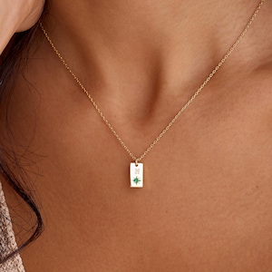 Collar personalizado con piedra de nacimiento y inicial, collar con múltiples iniciales, collar con etiqueta, joyería con piedra de nacimiento, regalo de Navidad, regalo para mamá