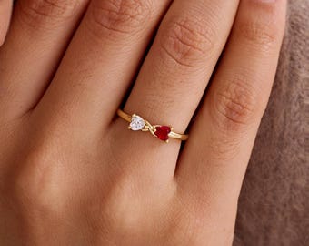 Benutzerdefinierte zwei Birthstone Ring, Minimalist Bow Birthstone Ring, Stapelbarer Ring, Familien Schmuck, Zarte Birthstone Schmuck, Muttertagsgeschenk