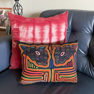 Mola from Panama Pillow / Twin Ponies Mola / Kuna Indian Mola / Vintage Panama Mola / Hand Sewn Mola / Abstract Art Pillow
