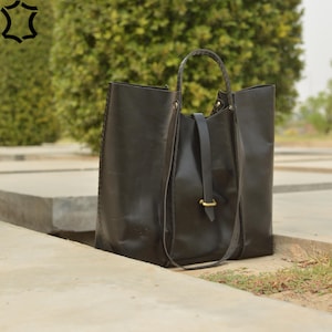 Handmade Black Napa Leather Tote Bag: Personalized Women&#39;s Shoulder Bag