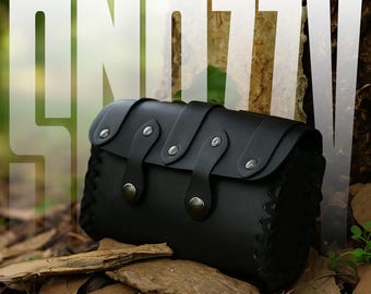Handcrafted Viking Leather Belt Pouch: Medieval Renaissance Fair Accessory