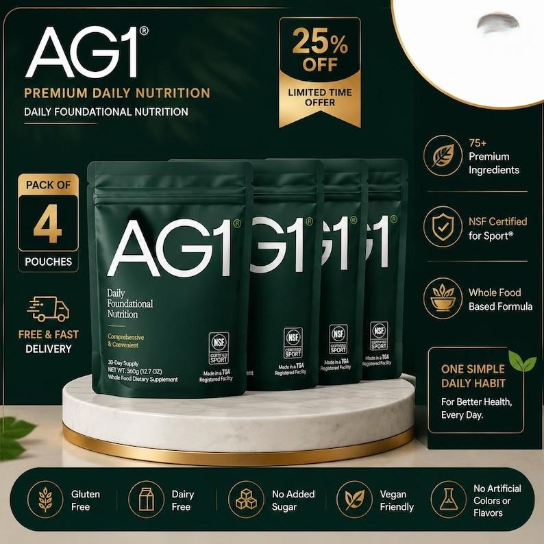 Puede incluir: Cuatro bolsas AG1 de color verde oscuro de nutrici&oacute;n diaria fundamental, exhibidas en una plataforma blanca. El embalaje incluye texto que indica un suministro para 30 d&iacute;as, certificaci&oacute;n NSF y una f&oacute;rmula a base de alimentos integrales. La imagen tambi&eacute;n incluye el texto "25% OFF".