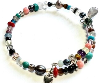 Mixed Gemstones Adjustable Bracelet With Faceted and Smooth Multi-Gemstones Beads with Pearls, on Memory Wire - Artisan Adjustable Bracelet